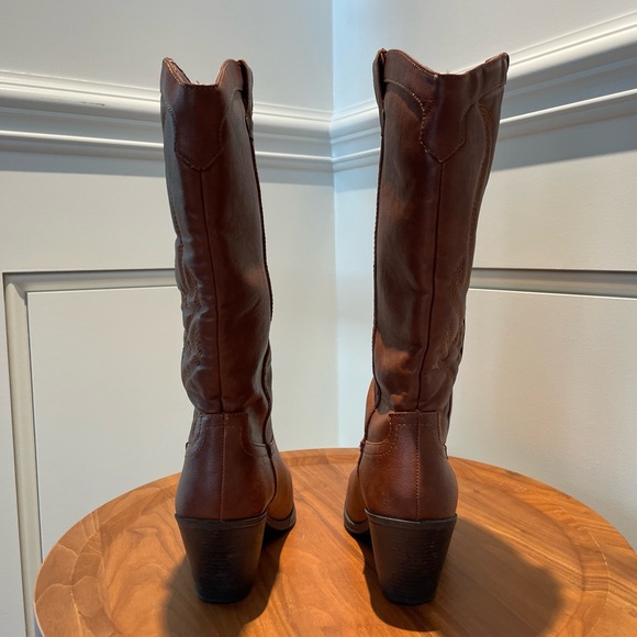 Brown faux leather cowboy boots - Picture 8 of 8